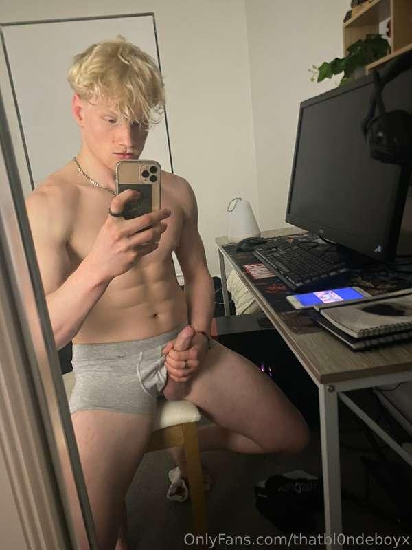 Woods locked and loaded, who reckons they can hack it? 😏🍆