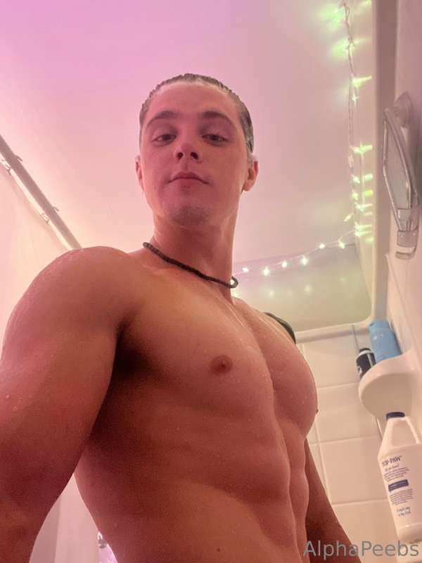 Shower content?🤤💦