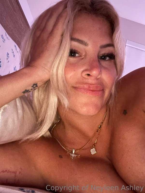 neyleenashley main image