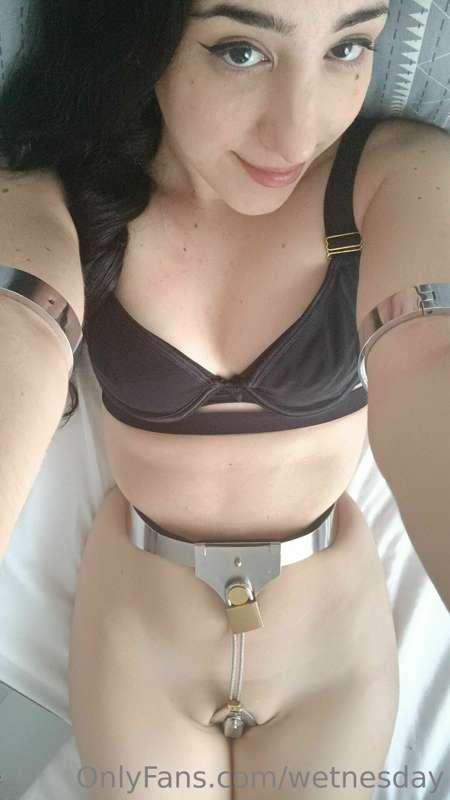 Good morning! (Photo from yesterday night sleeping locked) F..