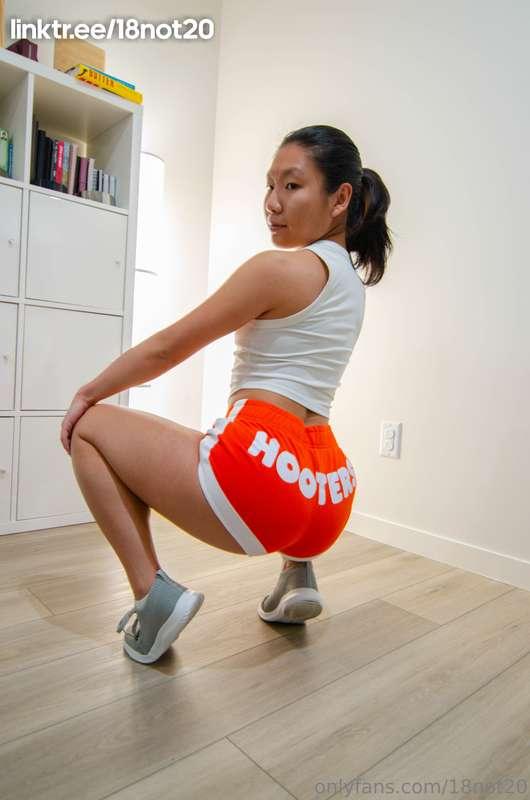 Hooters girl for Halloween 2024 :) NON-NUDE