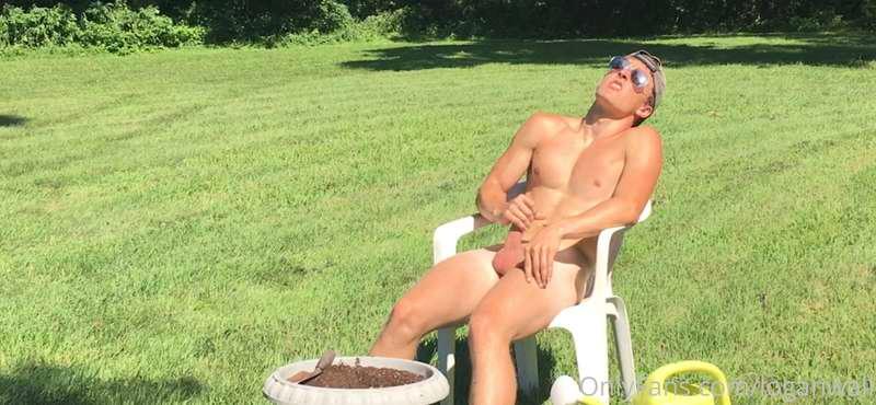 Jerking off into a Flower Pot and Planting my Cum 🌼🍆Check Dm..