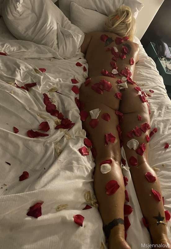 Happy Valentine’s Day babe!! I fucking LOVE you!!! Be sure t..