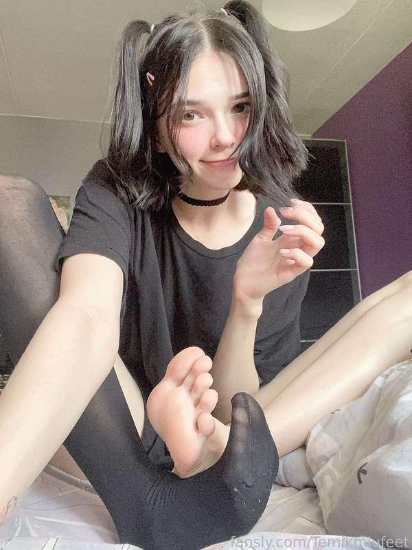 temikmiufeet image #1