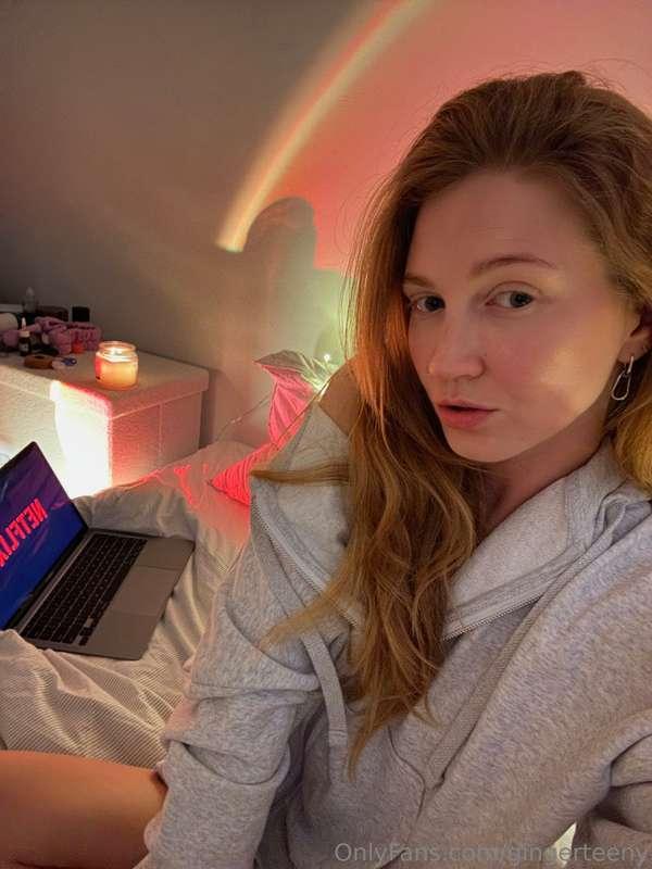 Do you play with the lights on? 💡