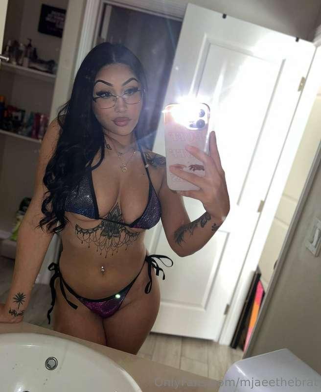 if you’re reading this, you’re already staring 💦