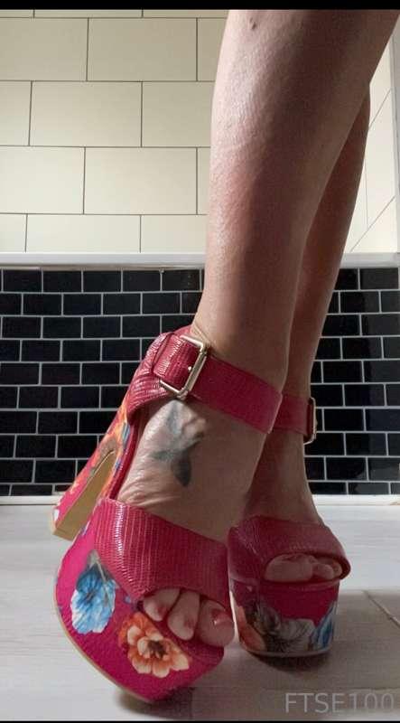 Your never fully dressed without a …………. Hot Pink Platform 
..