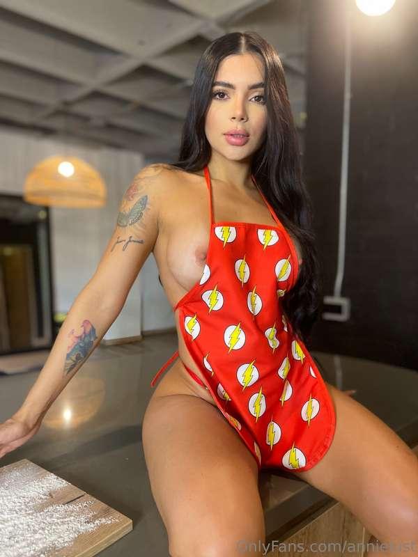 Wanna taste morning cream off me? 🍯