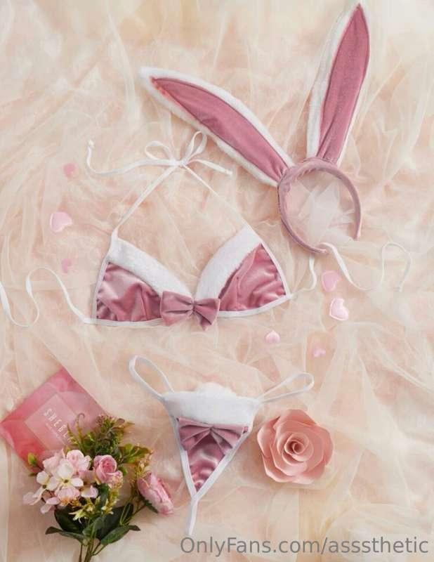 I just ordered this lingerie for an Easter video next week 🐰..