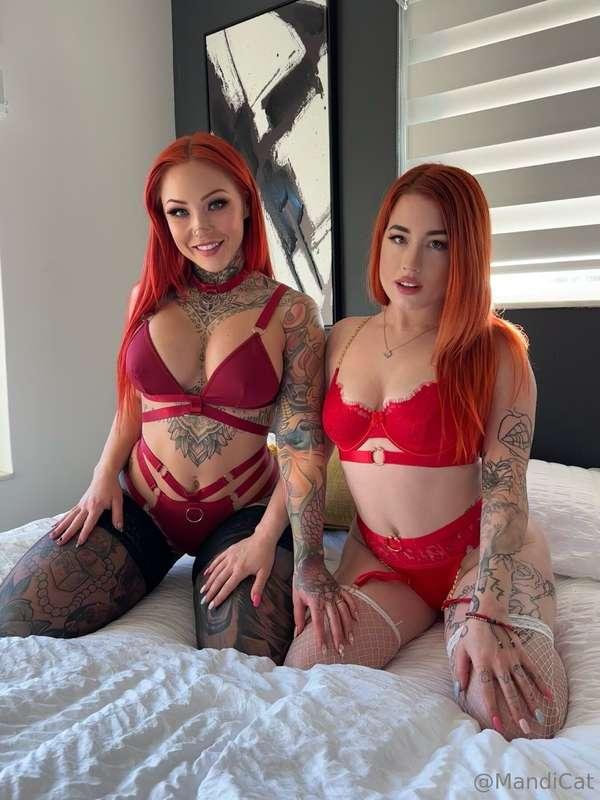 Spicy ladies. Do you like? 😈  @honeybunnyba @mandicat