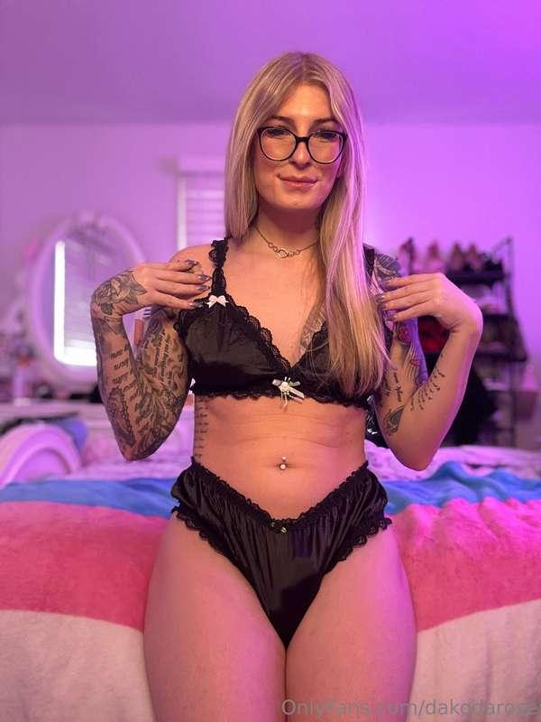 Soo get in bed, I wanna teach u something 😈