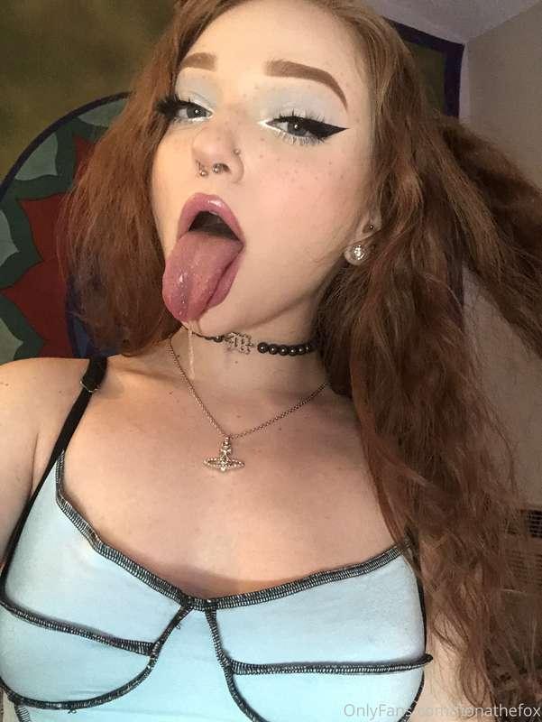 open wide 🖤 spit is sexyy 🦋💦 selfies with drool and boobies ..