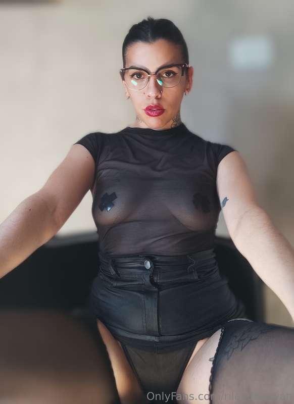 A pathetic man like you doesn't deserve to have a pussy anym..
