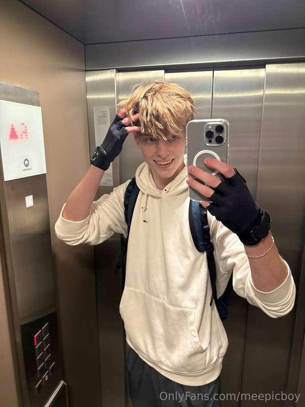 What's on the good mood? My plan is to have a great workout ..