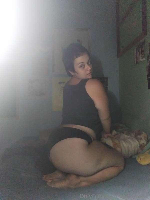pics that sweet sweet 23 year old me sent while sexting with..