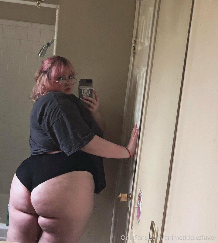 HMU FOR CUSTOM VIDEOS! BBW PAWG twerking, squirting, femdom,..