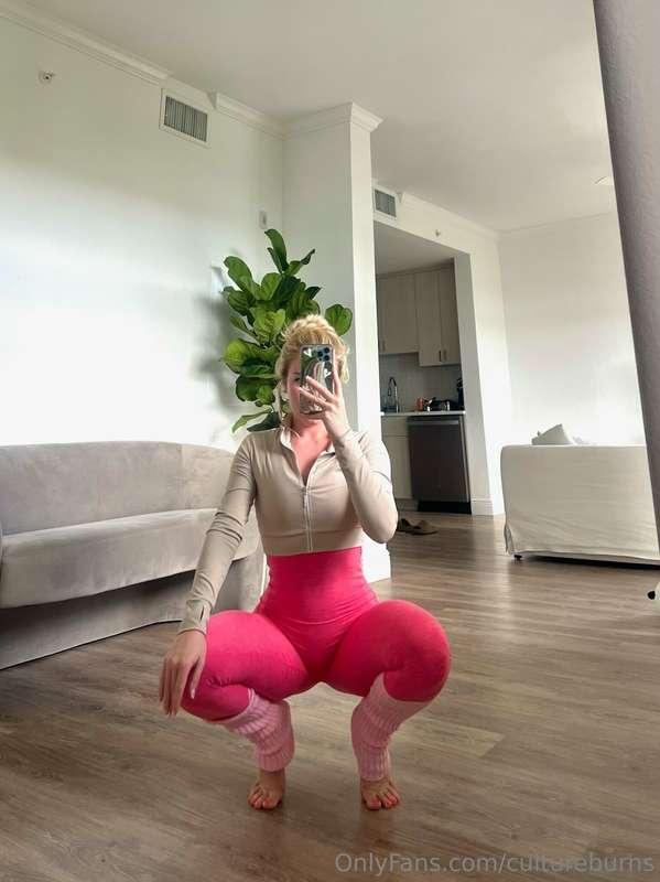 its almost summer! Gotta get into the booty gains 🤭