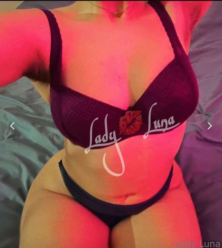 # ***Check out this babe❤️🔥*** @lunaposing  Lady💋Luna ❤️‍🔥Fa..