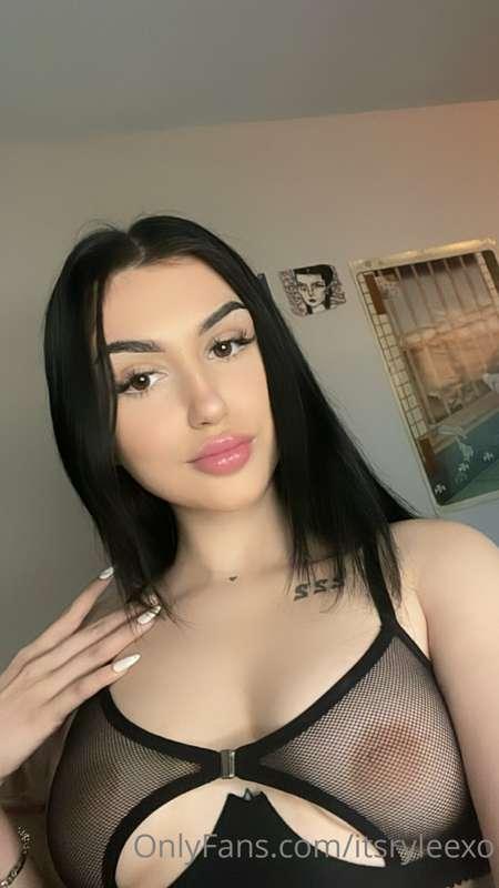 Hey babe add my snapchat itsryleeexo
I'm trying to do more l..