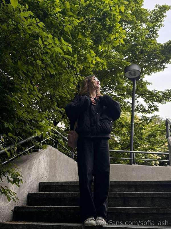 Lowkey tired of walkin’ alone 🚶‍♀️💭… my DMs could use a lil’..