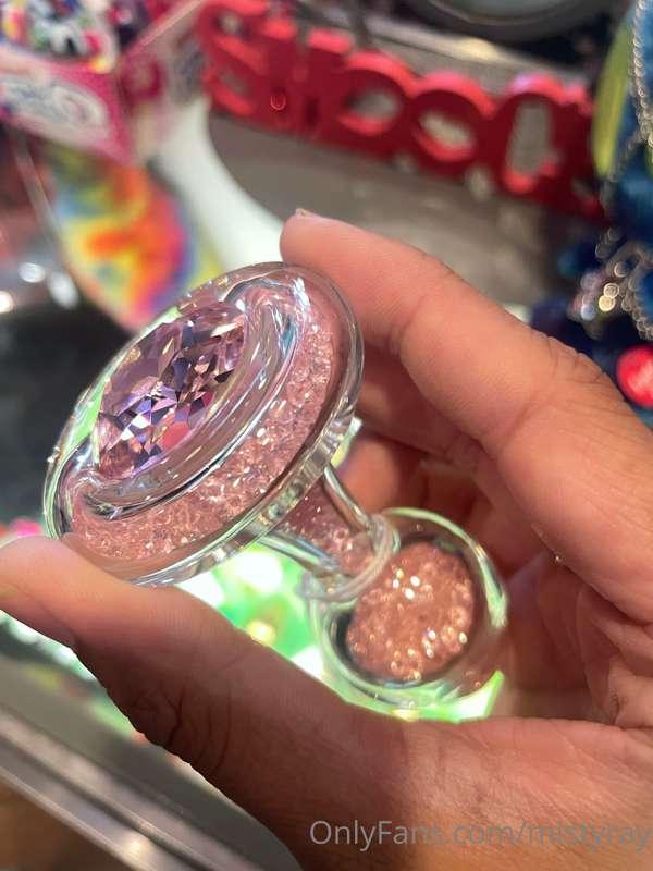 Bought myself a new 🔌 like this post if you want me to take ..