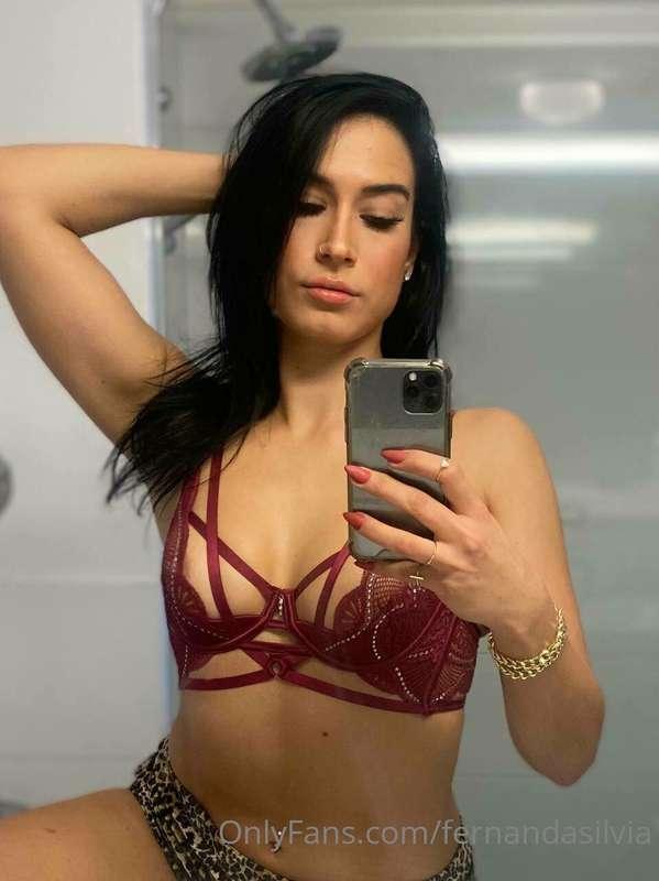 Does the mirror selfie makes me look good? 😉
