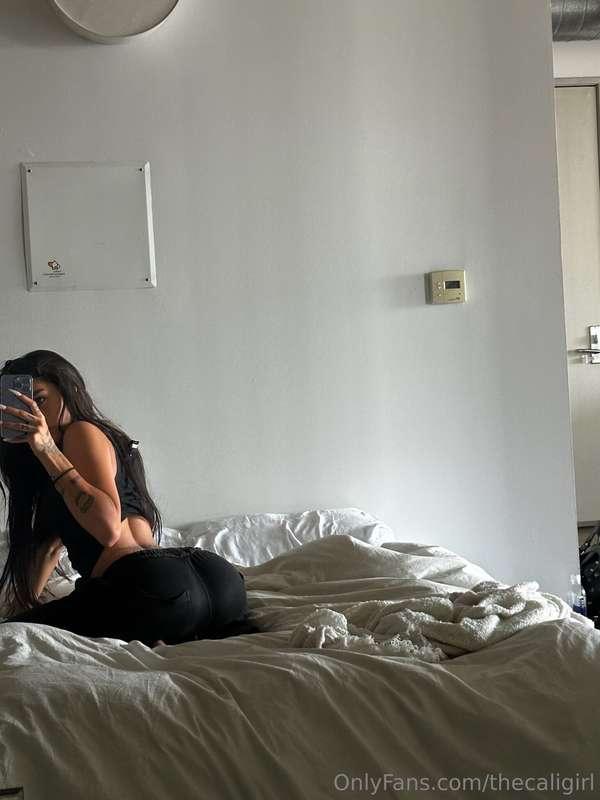 LOOK AT MY PUSSY EMBRACE THAT DICK 🔥❤️ Want me to ride you n..