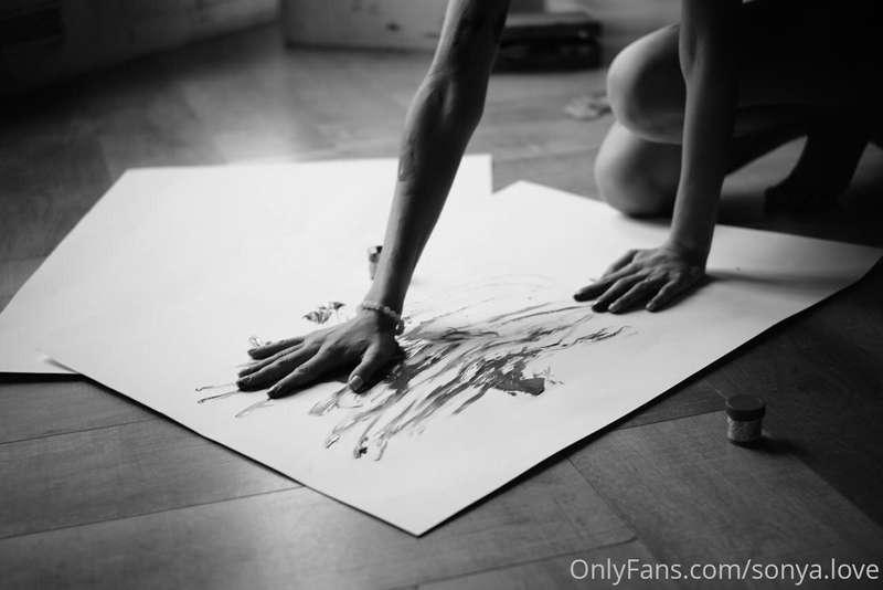 look daddy how sexy I am, I think you don't mind entering he..