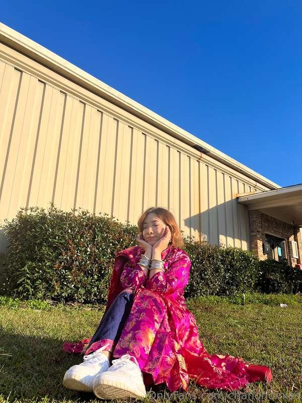 some of y’all wanted to see me in my cultural dress so here ..
