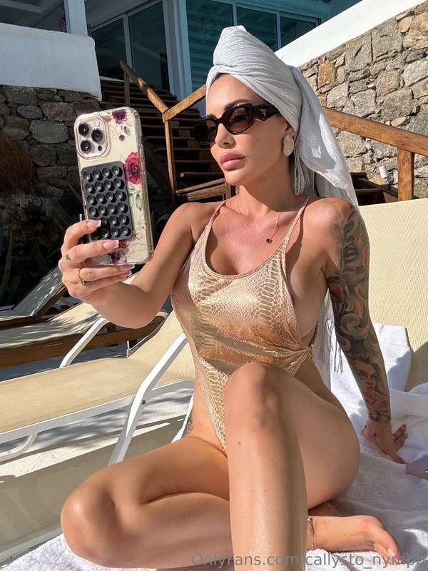 This bikini doesn’t just sparkle — it commands attention😋And..