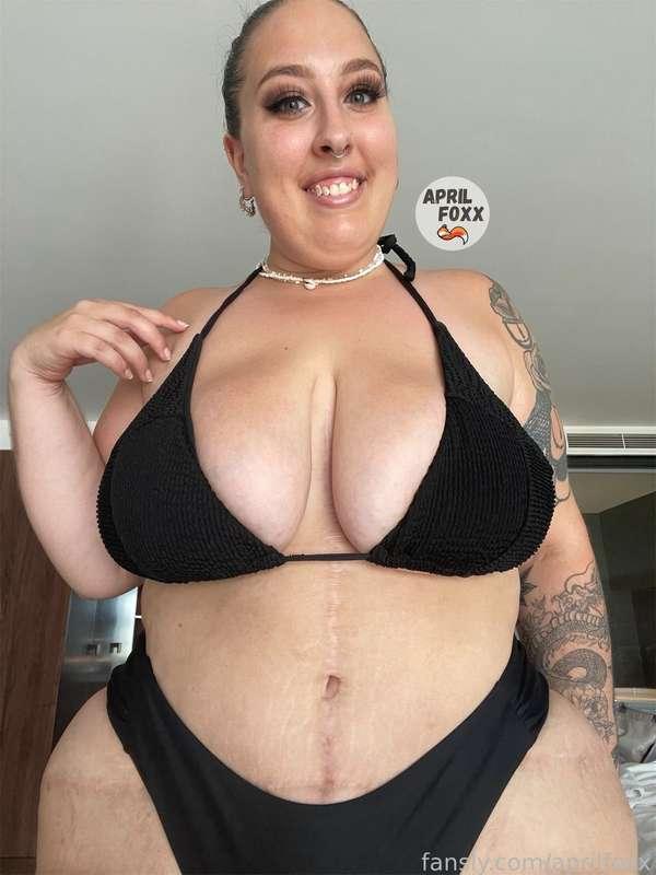 It's that day.......TITTY TUESDAY 🔥🔥🔥