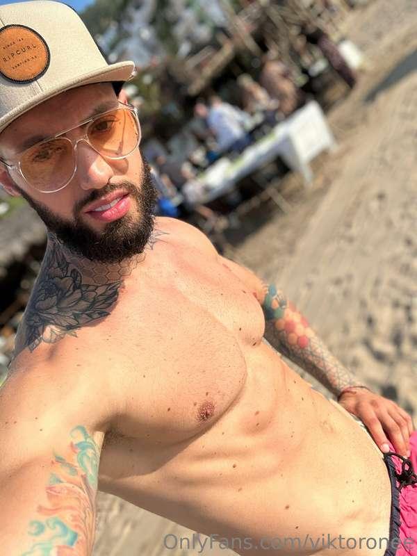 Hi babe if you like my content send me a tip and I'll thank ..