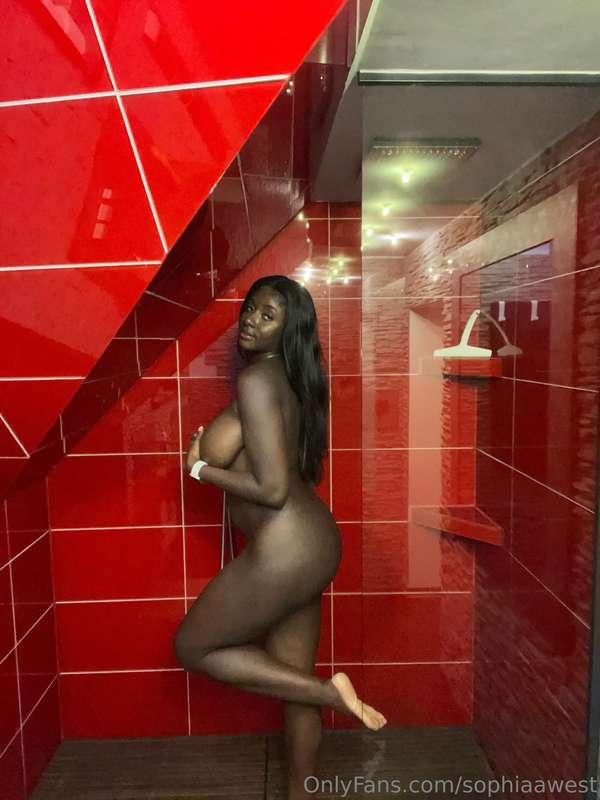 hmm so u “accidentally” opened the shower room and found me ..