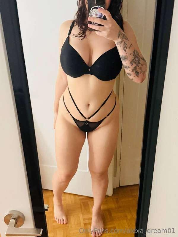 Coming online now guys! I hope you like this panties 😇😇