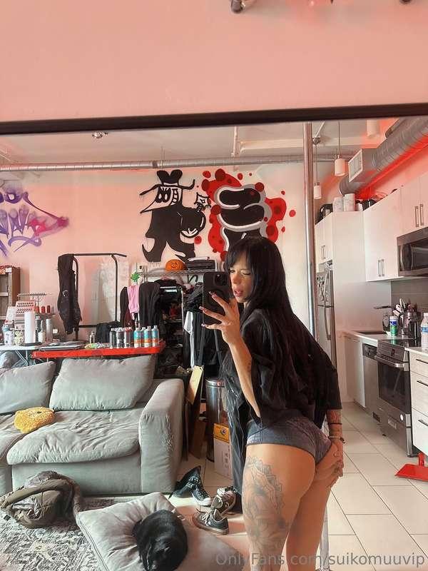 this booty needs some spanking hmm