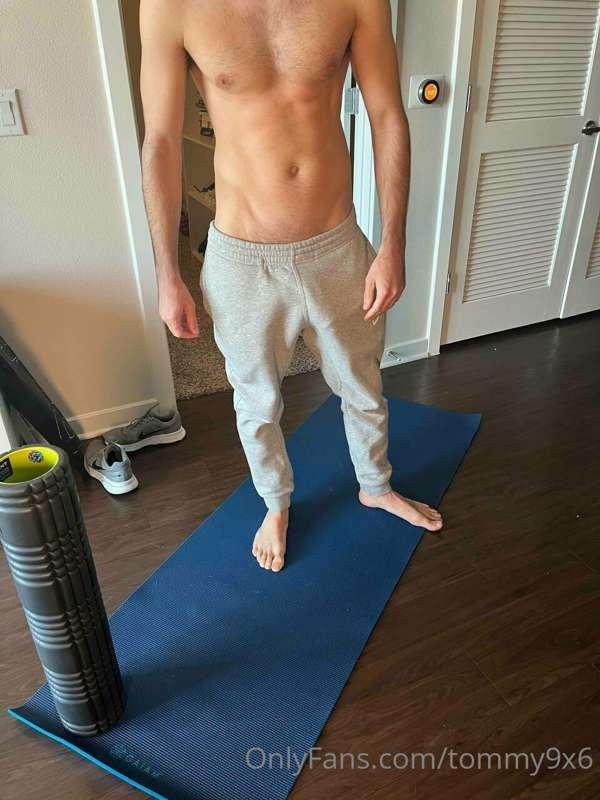 anyone recommend any other hot pairs of sweatpants to buy? s..