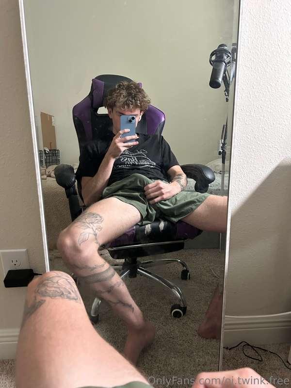 would u sit on it?  https://onlyfans.com/drizzyoj