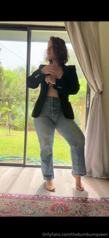 I’m not wearing a bra 😎