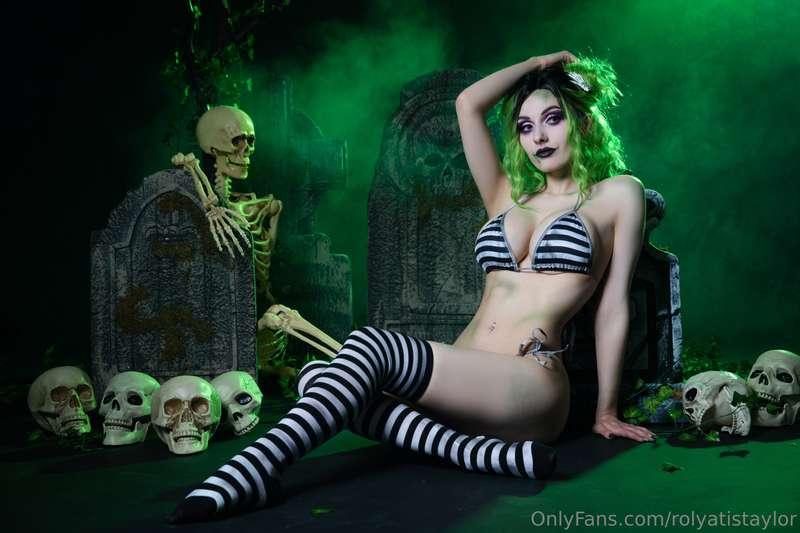 BEETLEJUICE BEETLEJUICE BEETLEJUICE   In honor of the new mo..