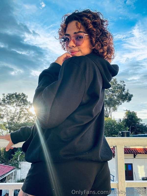 Cold day 🥶🥶I think you need me closer