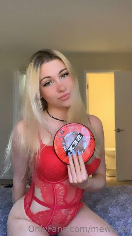 let's play the roulette 😈  i'm feeling naughty today
