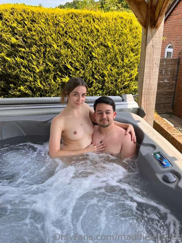 We certainly made good use of the hot tub over the weekend 😈..
