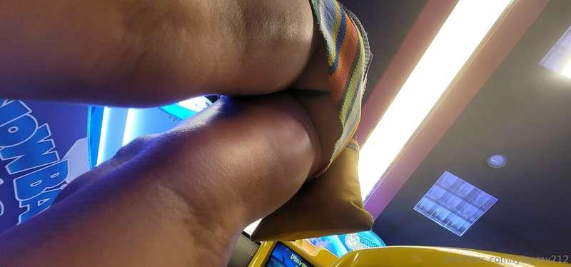 Full Chat access and much more intimate access on VIP. Cum h..