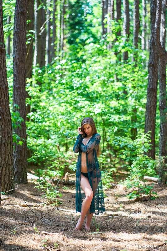 Would you wanna be lost in the forest with me? 🌿 
.
.
.
.
.
..