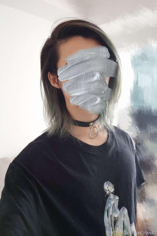 Got some new chokers
买了几个新项圈