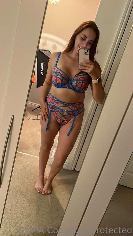 A little try on session of my Ann summers purchase. Do you l..