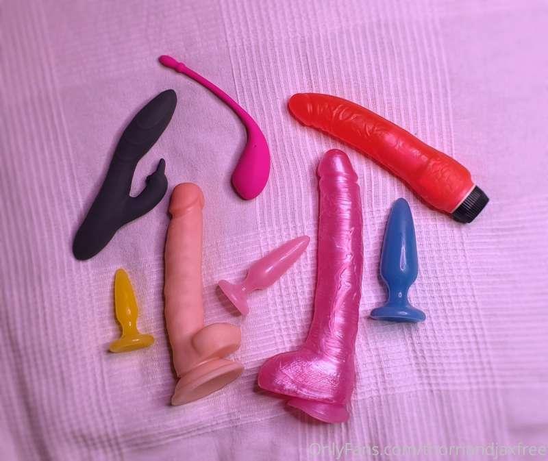 Which toy would you like to see me use and how? 😇