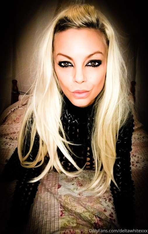 NEW PICS AND VIDEOS STARTING WITH THIS ONE XXX