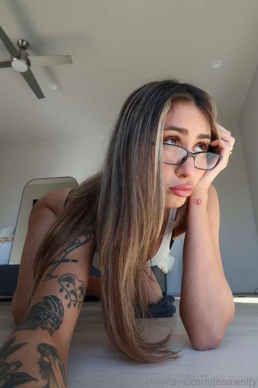 Undress me with your eyes first 👀🔥