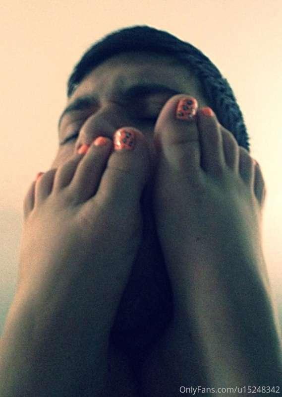 Soooo, I think I might have just a slight foot fetish ❤👣